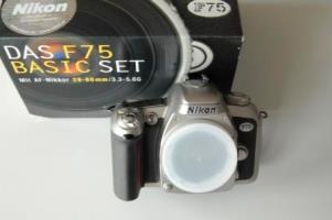 Nikon F 75