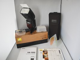 Nikon Speedlight SB-900