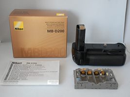 Nikon Multi-Power Battery Pack MB-D200